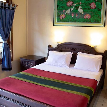 Flamboyan Hotel Kuta Lombok Esterno foto