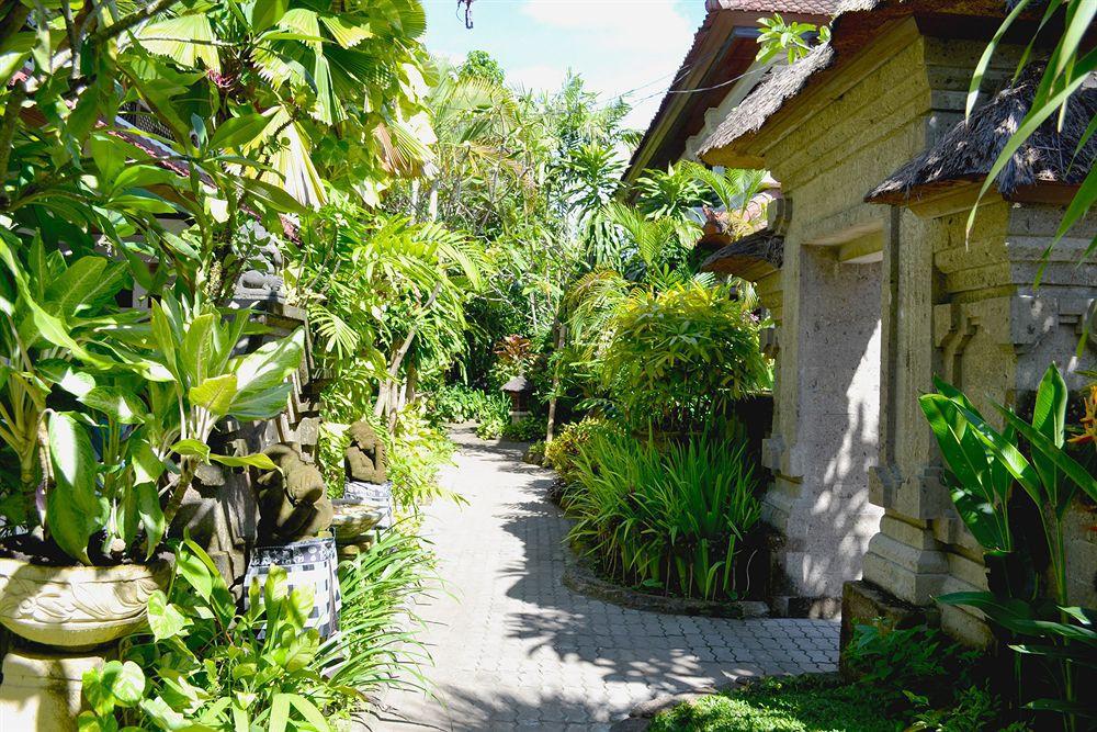 Flamboyan Hotel Kuta Lombok Esterno foto