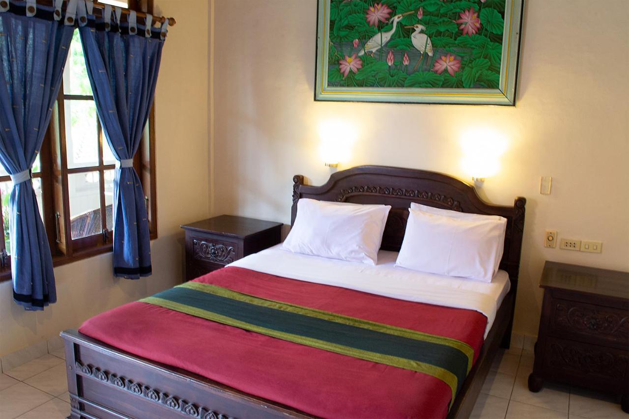 Flamboyan Hotel Kuta Lombok Esterno foto