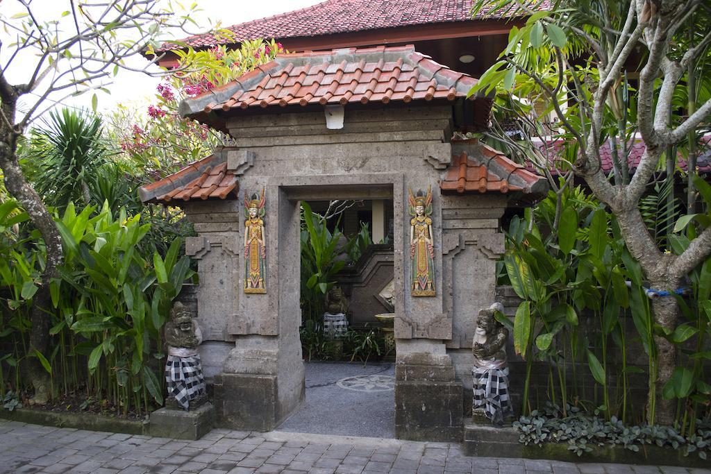 Flamboyan Hotel Kuta Lombok Esterno foto