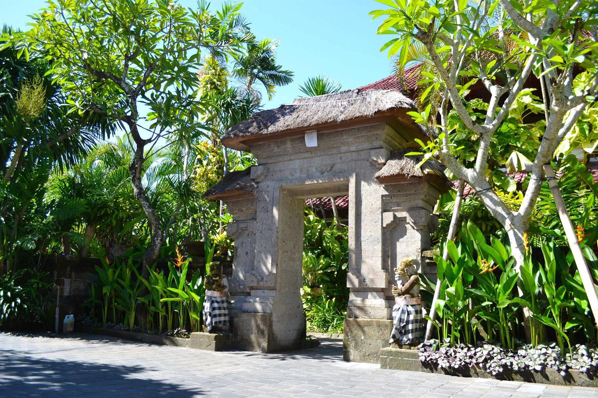 Flamboyan Hotel Kuta Lombok Esterno foto