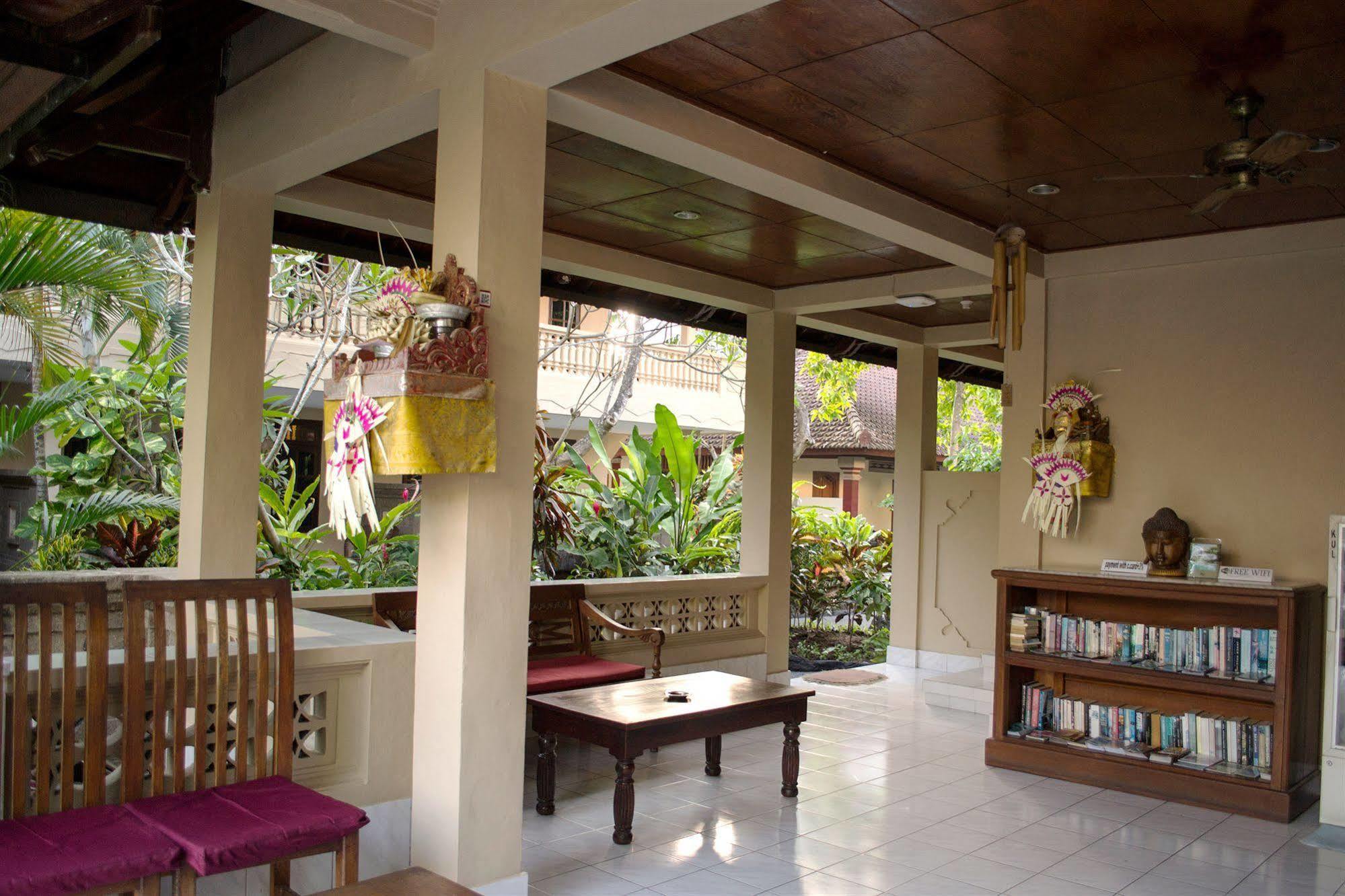 Flamboyan Hotel Kuta Lombok Esterno foto