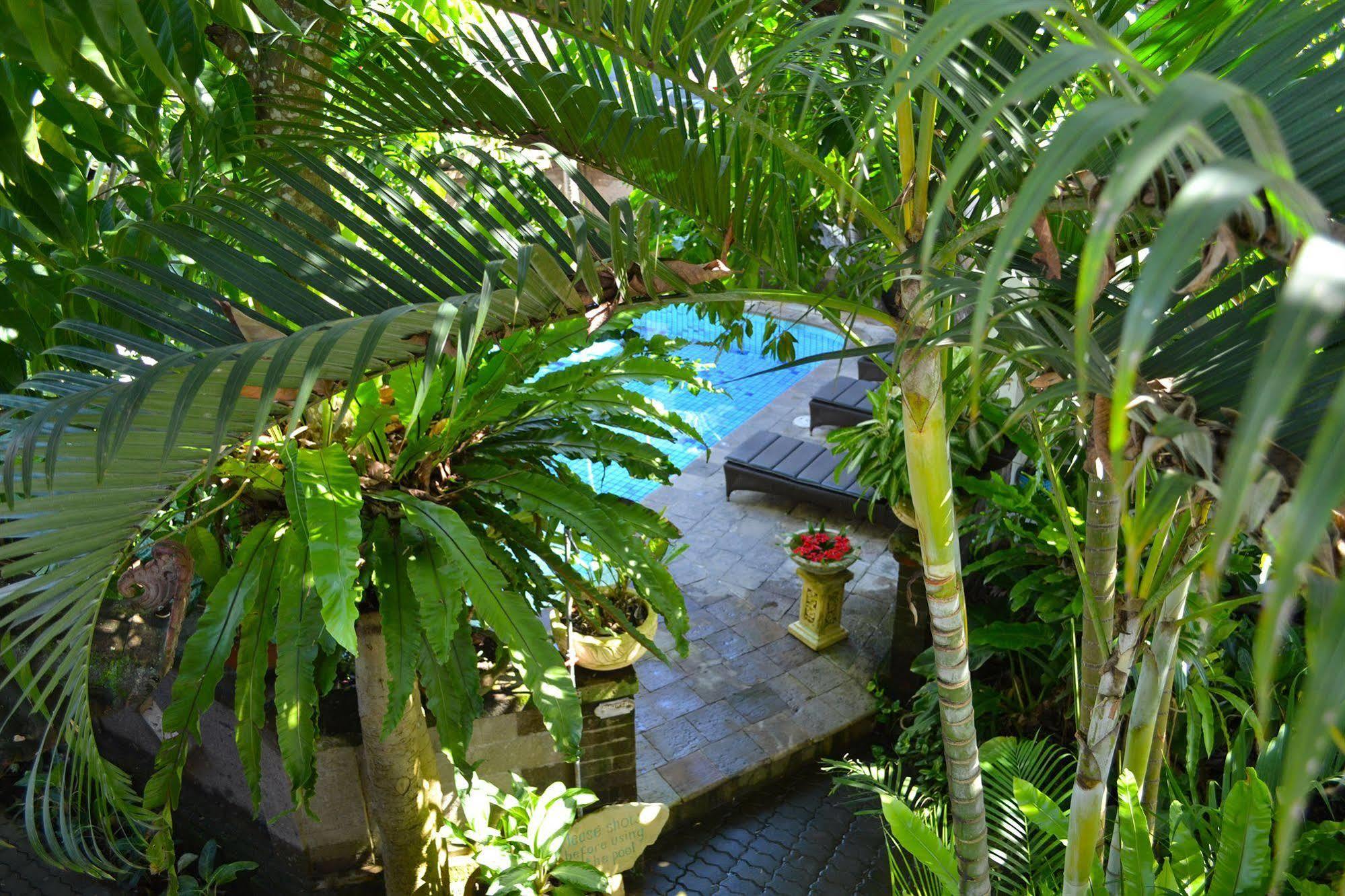 Flamboyan Hotel Kuta Lombok Esterno foto