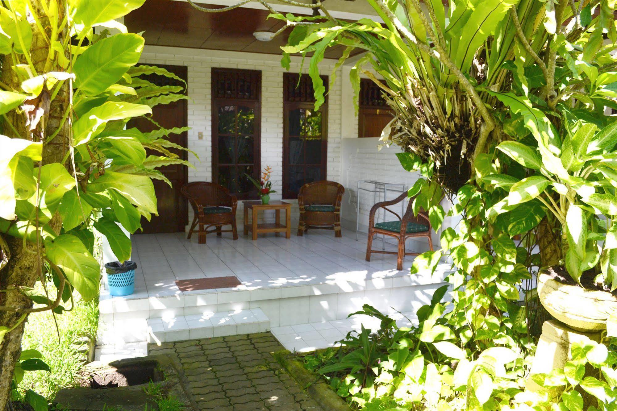 Flamboyan Hotel Kuta Lombok Esterno foto