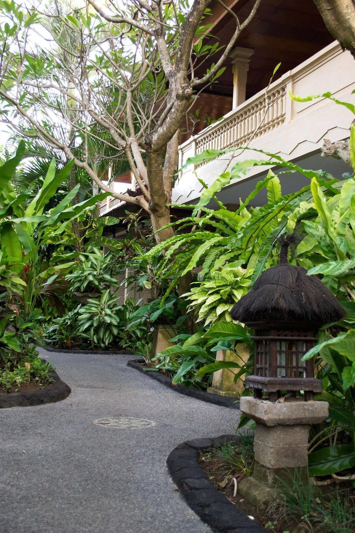 Flamboyan Hotel Kuta Lombok Esterno foto